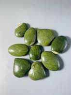 --GEEN RESERVE-- Nephrite Serpentine - Palm Stone - AAA+