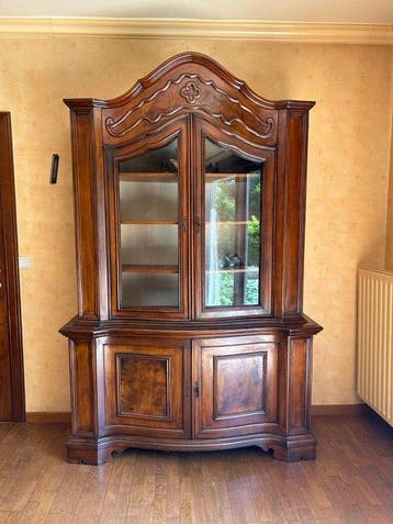 Vitrinekast (3) - Wortelnotenhout - Complete eetkamer