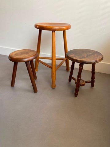 Kruk - hard hout - Drie houten krukjes / tabouretten