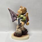 Goebel - Beeldje - Hummel #420 - Is it raining? - TMK6 -, Antiquités & Art