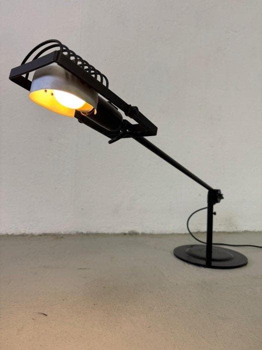 Artemide - Ernesto Gismondi - Lampe - Métal, Antiek en Kunst, Antiek | Verlichting