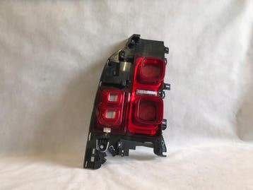 Land Rover Defender II L663 20- linker achterlicht, Verzenden, Gebruikt