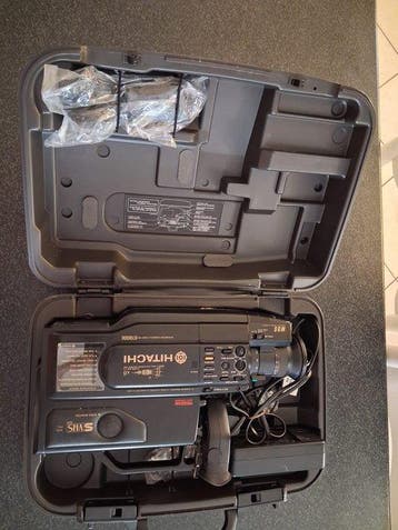 Hitachi VM-S7200E S-VHS-C camera