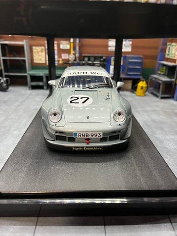 GT Spirit 1:18 - Modelauto - Porsche 911 (993) RWB