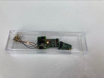 Piko H0 - Model treinbevestiging (3) - 2 x Decoder - 1 x, Hobby en Vrije tijd, Nieuw