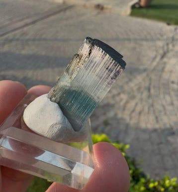 Turmaline rose bébé et turmaline bleu néon cristal terminé