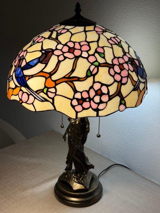 XXL Tiffany stijl tafellamp Art Nouveau Bronze Maiden lamp, Antiquités & Art, Art | Objets design