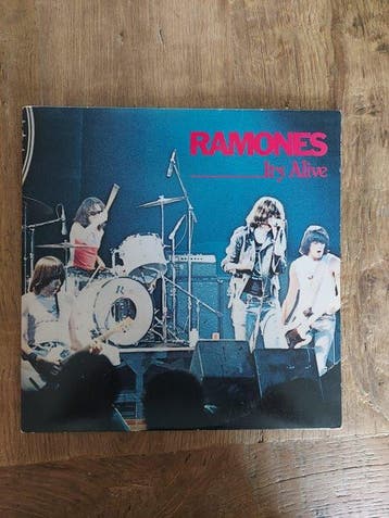 Ramones - 2 Albums - Its Alive (2xLP Album) / Too Tough to, Nieuw in verpakking