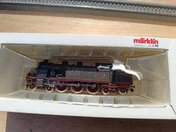 Märklin H0 - 3109 - Locomotive avec tender (1) - T8, digital