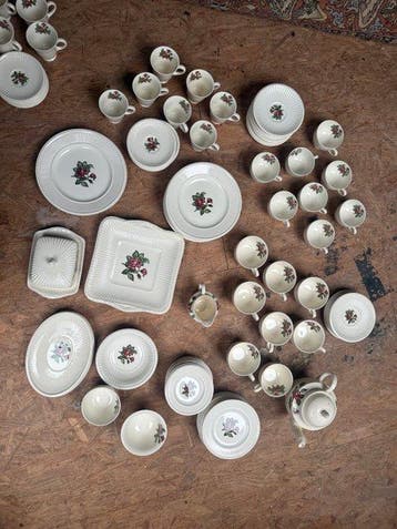 Wedgwood - Eetservies (60) - Moss Rose - Beenderporselein, Antiquités & Art