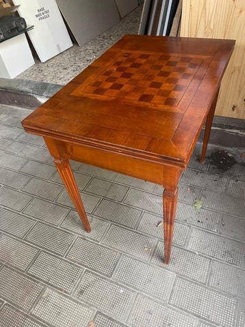 sconosciuto - Speeltafel - Walnoot - houten speeltafel