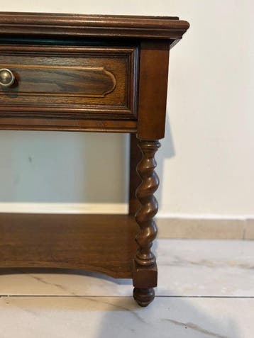 Nachtkastje - Nachtkastje / vintage bijzettafel in massief