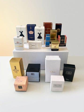 Themacollectie - Parfum-miniatures met originele doosjes -