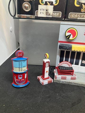 Fabrication personnalisée 1:18 - Modelauto (7) - Station, Nieuw