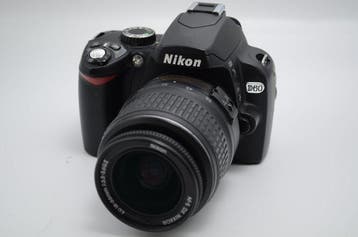 Nikon D60 + AF-S DX NIKKOR 18-55mm F3.5-5.6 G VR II Appareil