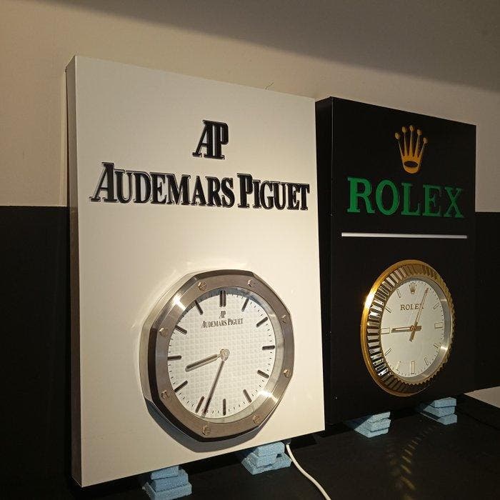 Rolex and Audemars Piguet (AP) sign Lot - Verlicht bord van, Antiquités & Art, Curiosités & Brocante