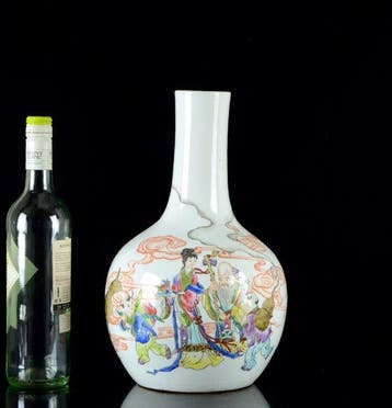 Een grote Chinese famille rose Tiangiuping () Shoulao,