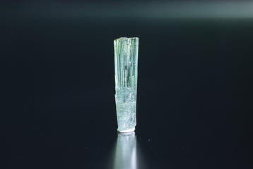 Specimen kristal toermalijn elbaït blauw neon Zeer zeldzaam, Verzamelen