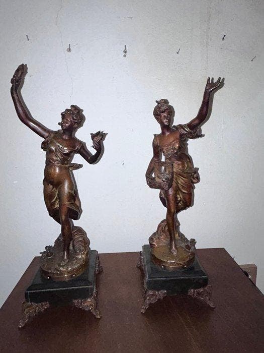 Beeldje - Pair of Sculptures Concours de Pigeons &, Antiek en Kunst, Antiek | Keramiek en Aardewerk