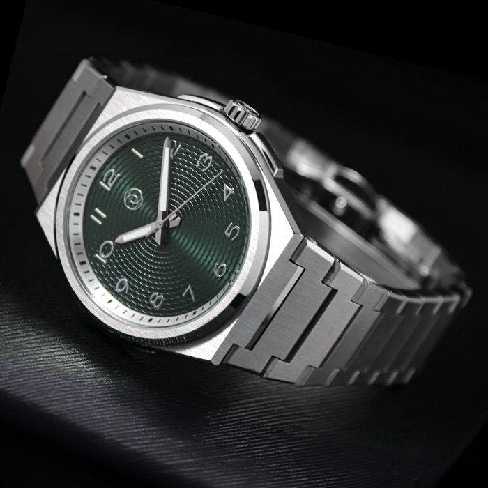 Meccano - Meccano Classic Sports Green watch - Zonder, Bijoux, Sacs & Beauté, Montres | Hommes