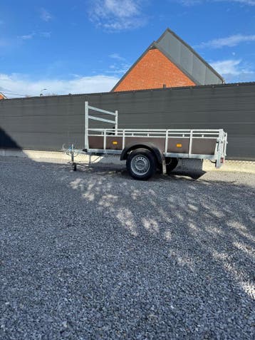 Nieuwe ongeremde aanhangwagen 257cm op 131cm