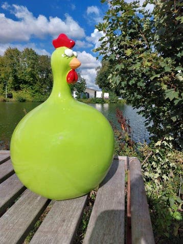 Statue, funny green balloon chicken - 40 cm - polyrésine
