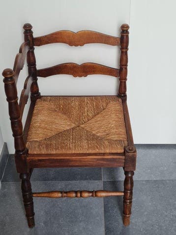 Stoel - Prachtige authentieke hoekstoel - Hout, biezen
