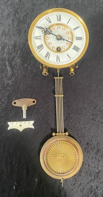 Klok - Schlenker-Grusen - Brons - Circa 1900 - No Reserve, Antiek en Kunst
