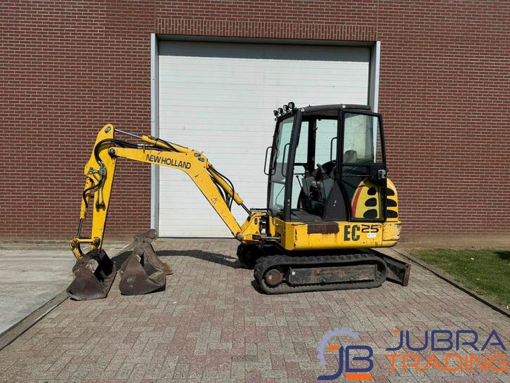 New Holland EC25 Minigraver | 2003 | 2048U | Dichte Cabine, Articles professionnels, Machines & Construction | Grues & Excavatrices