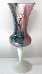 Vaas (3) - Opaline + geblazen glas - Neem de zaken in eigen, Antiek en Kunst