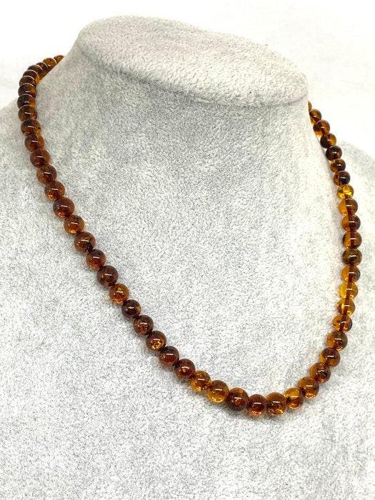 Whispers of Amber • Glanzende cognackleurige Baltische, Verzamelen, Mineralen en Fossielen