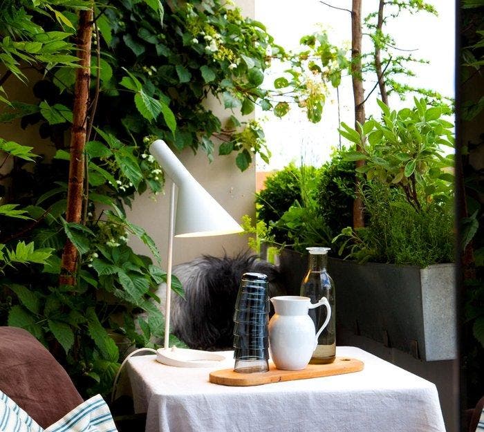 Louis Poulsen - Arne Jacobsen - Lampe de table - AJ Table -, Antiek en Kunst, Antiek | Meubels | Stoelen en Sofa's