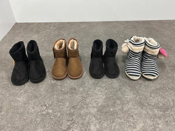 Veiling - Apollo kinder laarsjes/pantoffels set 4-delig, Kinderen en Baby's, Kinderkleding | Schoenen en Sokken