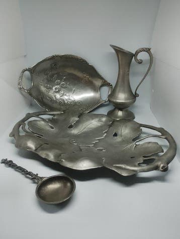 Plateau plat (4) - Étain - Cruche, cuillère en Etain