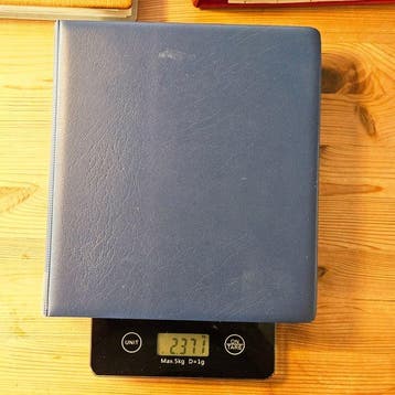 Wereld. 8.4+ kg 1870s/2000s in 3 albums, various metals and