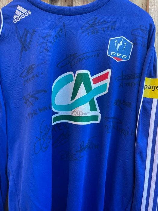 UNIEK: Frankrijk FFF Adidas team shirt (2008–2010) –, Verzamelen, Overige Verzamelen
