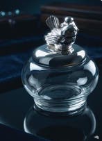 Ornement décoratif - Italie - Petit vase avec des moineaux.