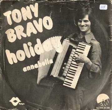 Tony Bravo - Holiday, Cd's en Dvd's, Verzenden, Gebruikt