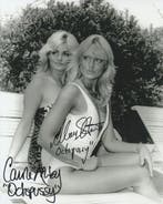 James Bond 007: Octopussy - Signed by Mary Stavin and Carole, Nieuw
