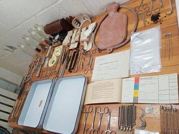 Set of Vintage Medical Tools - Chirurgische instrumenten