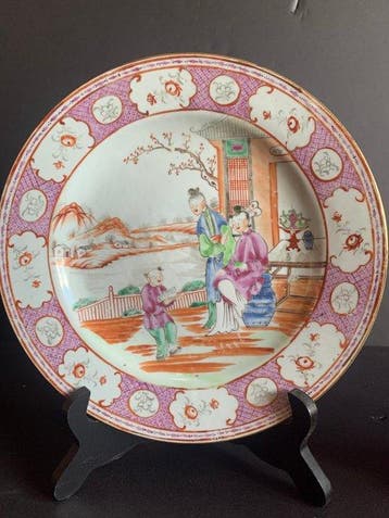 Schotel (2) - Porselein - Familie Rosa Qianlong XIX