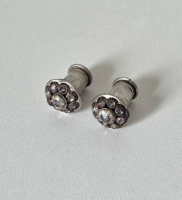 Boucles doreilles - Bouchons d’oreille javanais, boucles