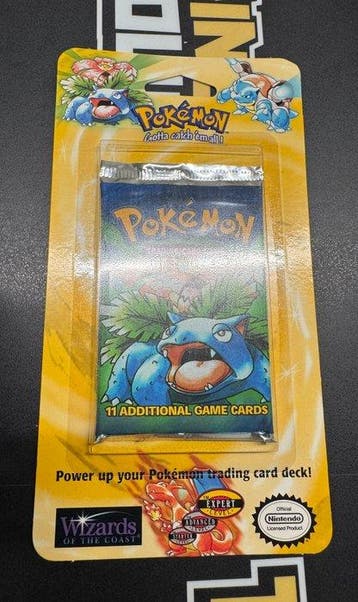 Pokémon - 1 Booster pack - Pokemon Base Set Blister Booster, Hobby en Vrije tijd, Nieuw