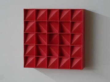 Hans Meeuwsen - Reliëf, 2026 - 50 rood wandrelief - 125 mm -