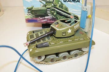 Gama - Jouet en étain - GAMA 9938 TANK Mit Beleuchtetem