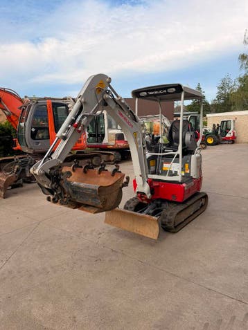 Takeuchi TB217R – Direct leverbaar, Ophalen, Graafmachine