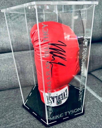 Mike Tyson - gesigneerde bokshandschoen, Nieuw