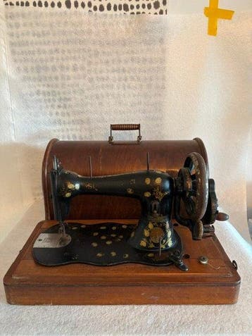 Singer Fiddlebas – Model Improved Family Naaimachine -