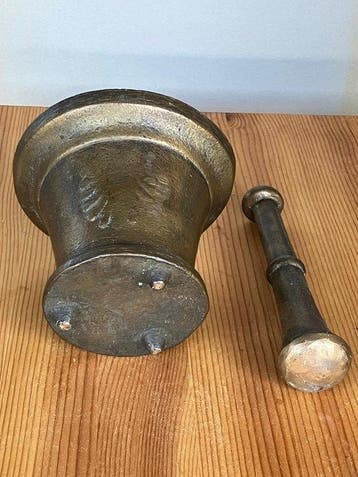 Vijzel en stamper - Messing
