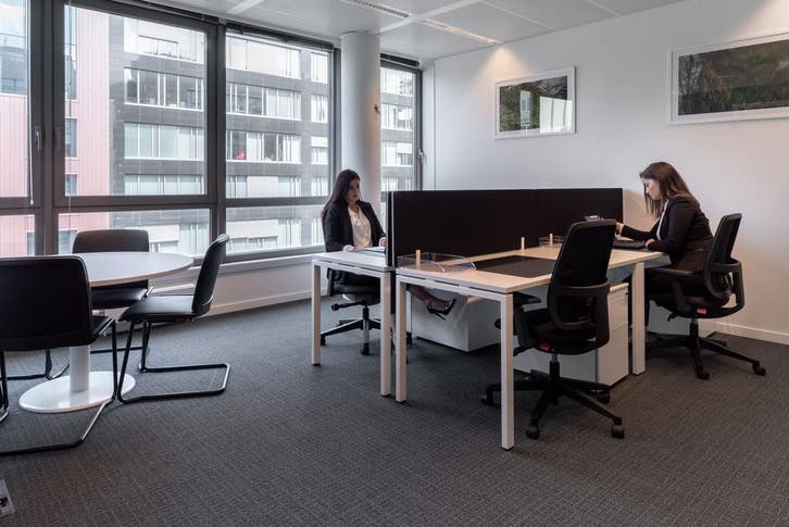 Kantoorruimte voor 5 in EU Square de Meeûs, Articles professionnels, Immobilier d'entreprise